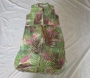 Sleeveless Tropical Leaf Print Dress in Green & Pink